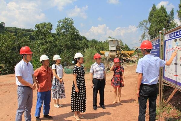 省水利廳機(jī)關(guān)黨委趙斌書記一行到工程局檢查指導(dǎo)工作