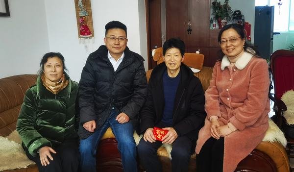 工程局公司開展春節慰問離退休老干部、困難黨員及困難職工活動 