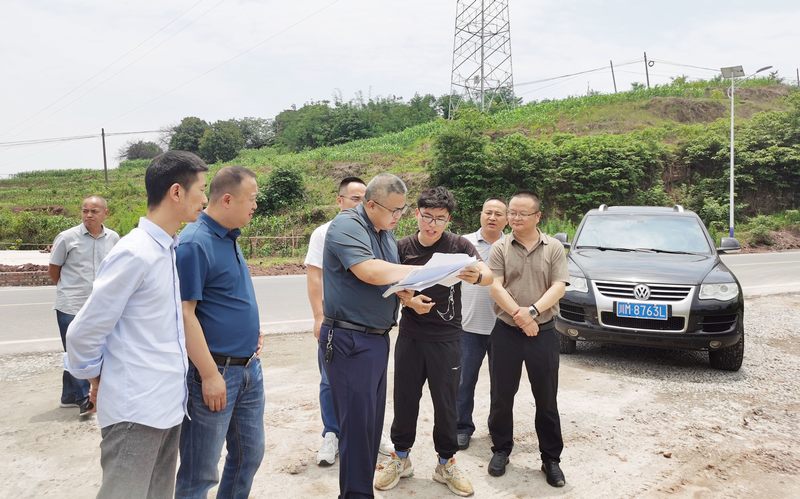 羅雪總經(jīng)理一行到向家壩Ⅴ標項目部開展調(diào)研工作