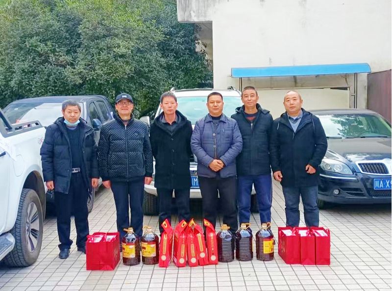 一分公司開展2023年春節(jié)期間走訪慰問退役軍人活動(dòng)