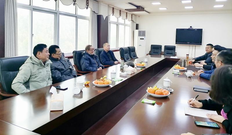 公司開展新春慰問退休干部工作