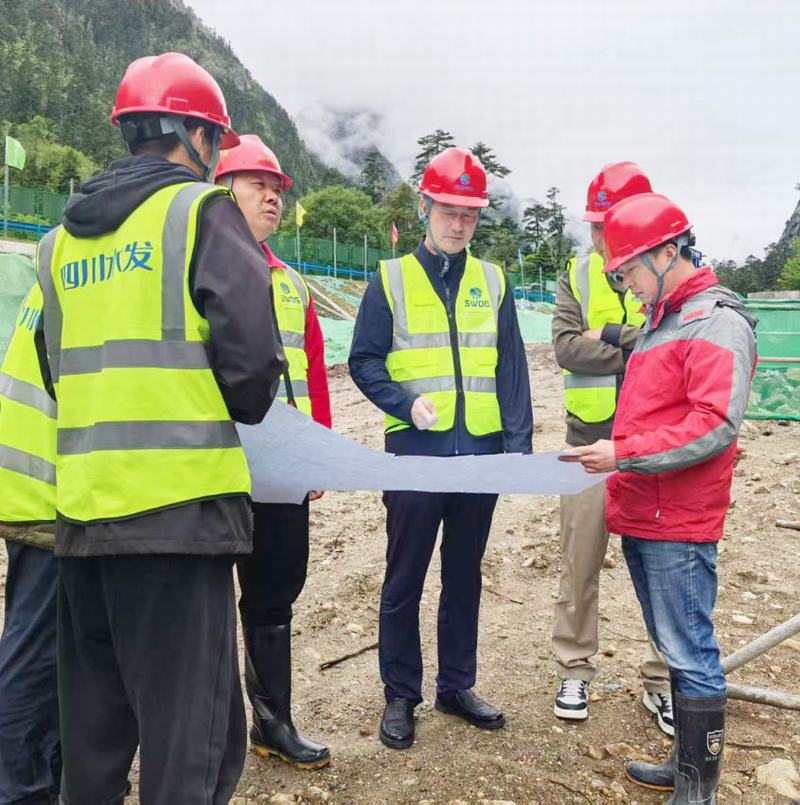 袁斌到九龍縣三四溝、麻窩溝水電站調研指導工作