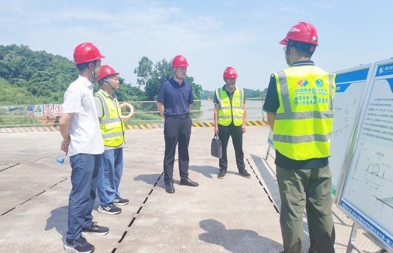 袁斌到向家壩灌區(qū)北總干渠一期二步工程項目調(diào)研指導工作